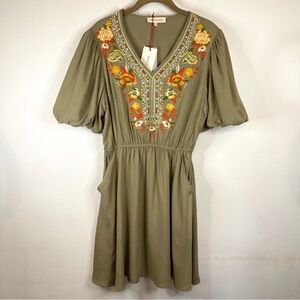 Solitaire Green NWT Floral Embroidered V-Neck Short Bubble Sleeve Dress Sz M